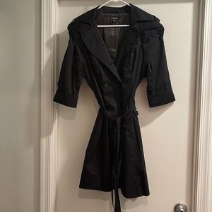 Bebe women trench coat. Gorgeous and look at the details on the sleeves.